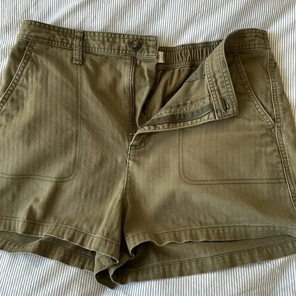 Madewell Camp Shorts - Size Large - Picture 3 of 6